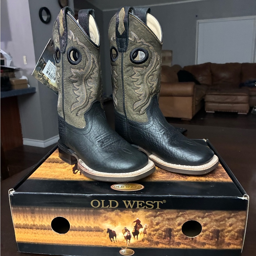 Old West Black and Olive Cowboy Boots